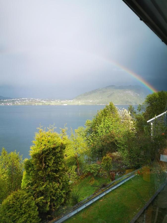 Bjornestrand Fjordside View 卑爾根 外观 照片